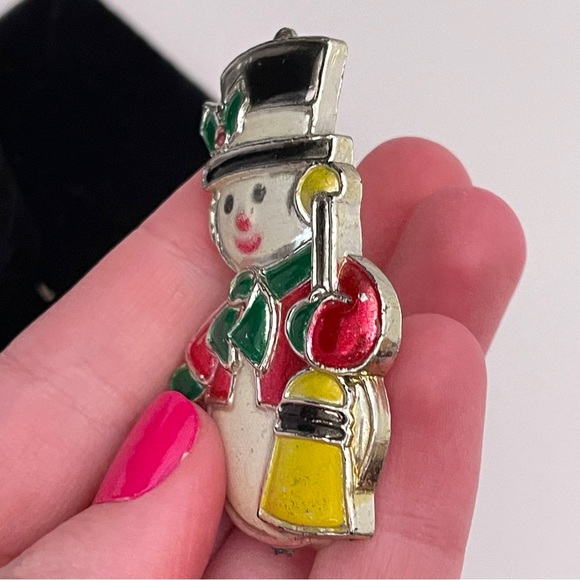 Vintage Christmas Winter Holiday Festive Gifting Snowman Retro Pin / Brooch - Picture 9 of 11